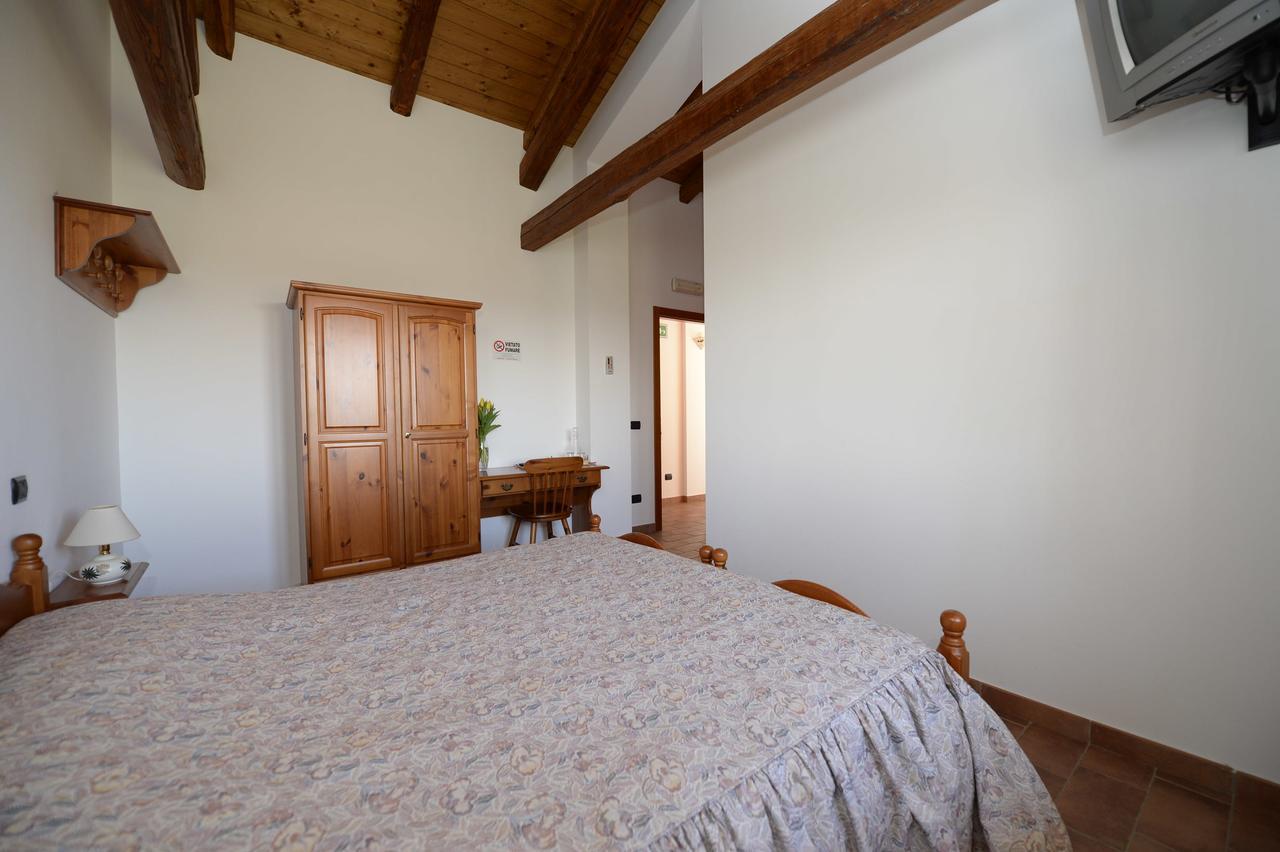 Agriturismo Le Oche Selvatiche Lauzacco Exterior foto