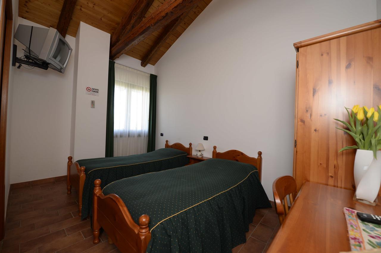 Agriturismo Le Oche Selvatiche Lauzacco Exterior foto