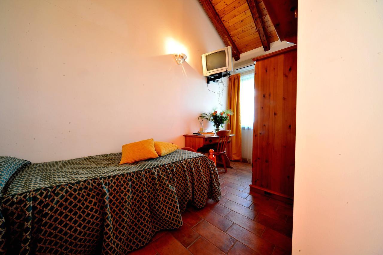 Agriturismo Le Oche Selvatiche Lauzacco Exterior foto